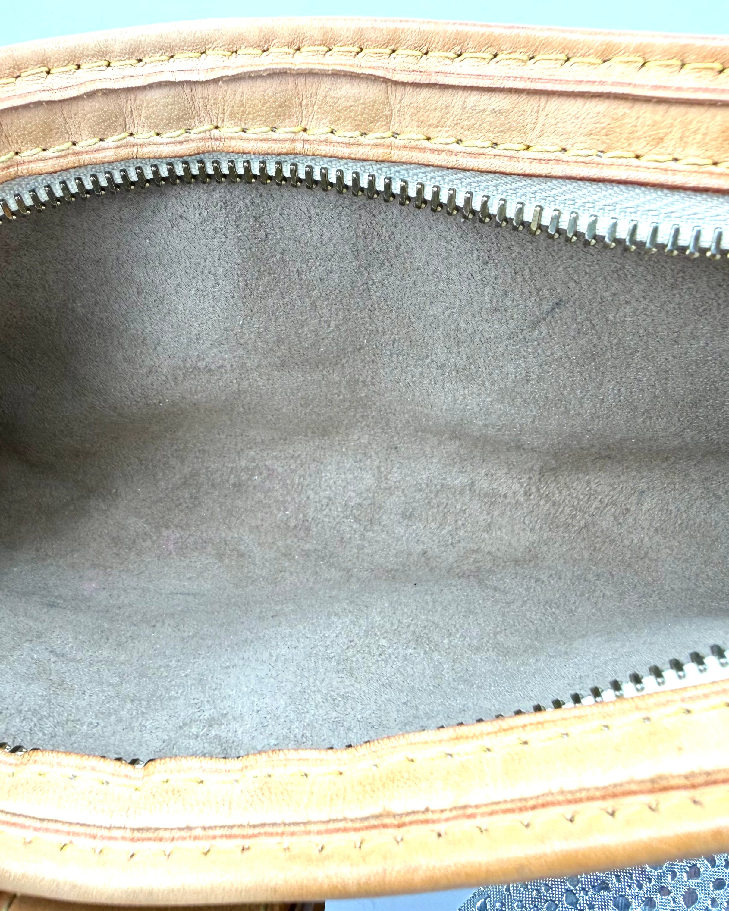 Louis Vuitton Shirley