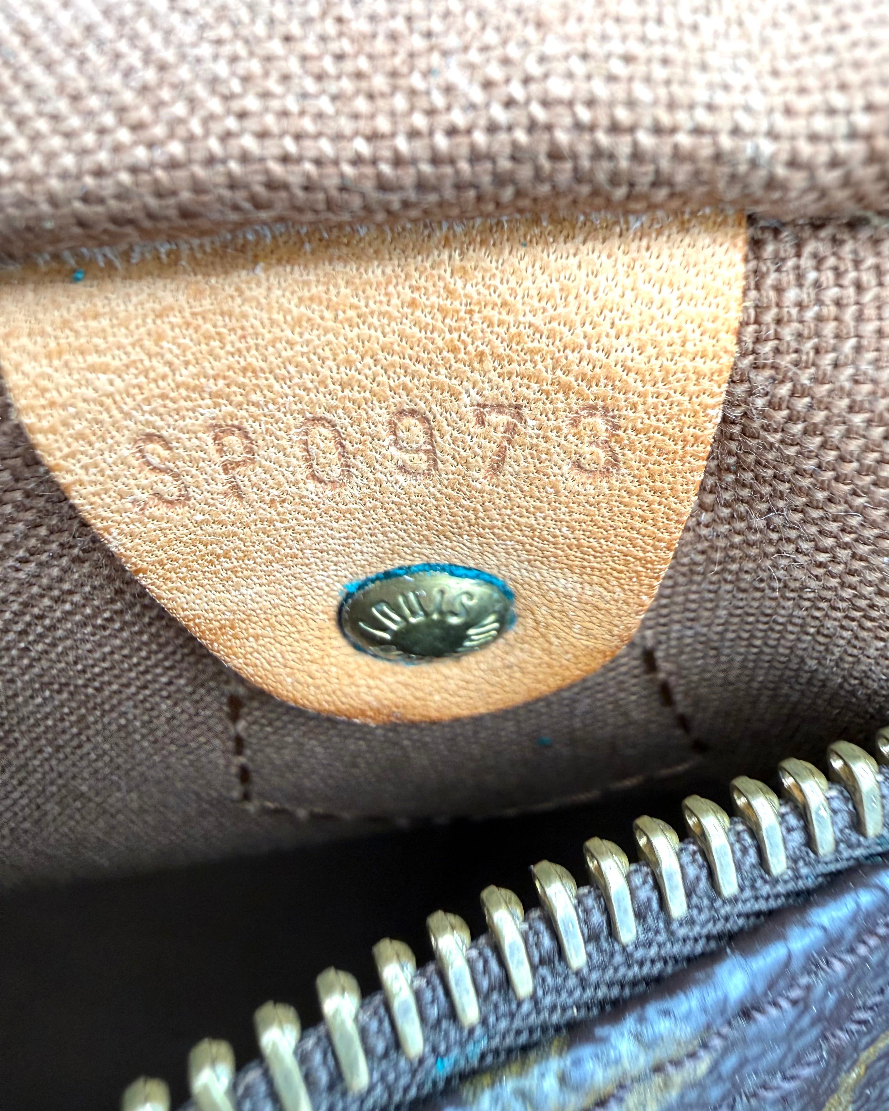 Louis Vuitton Speedy 30