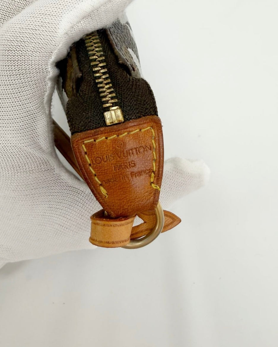 Louis Vuiiton Pochette Accessoires Graffiti